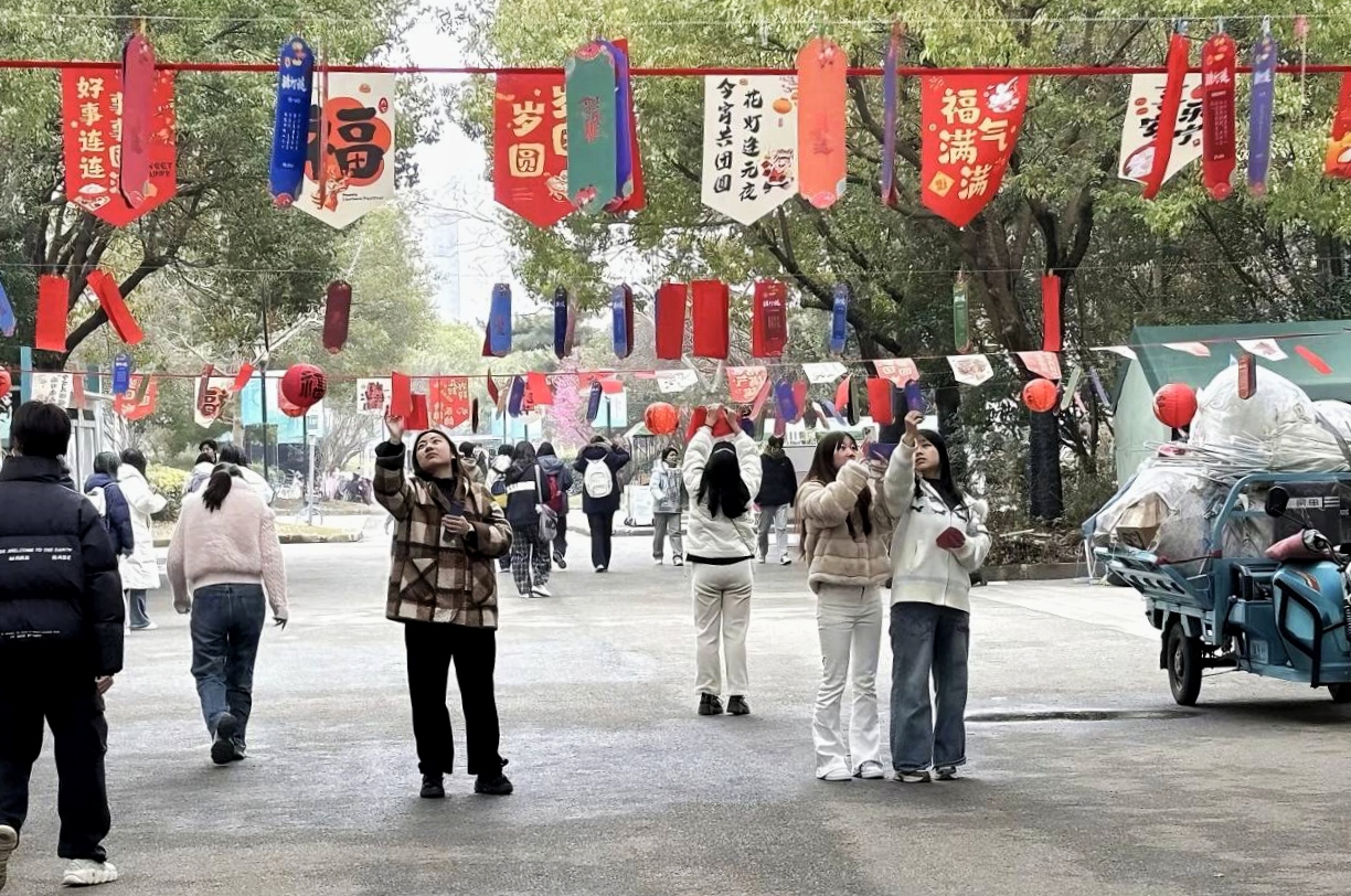 EA033A354CC24F7EEF4C524B192DFC33